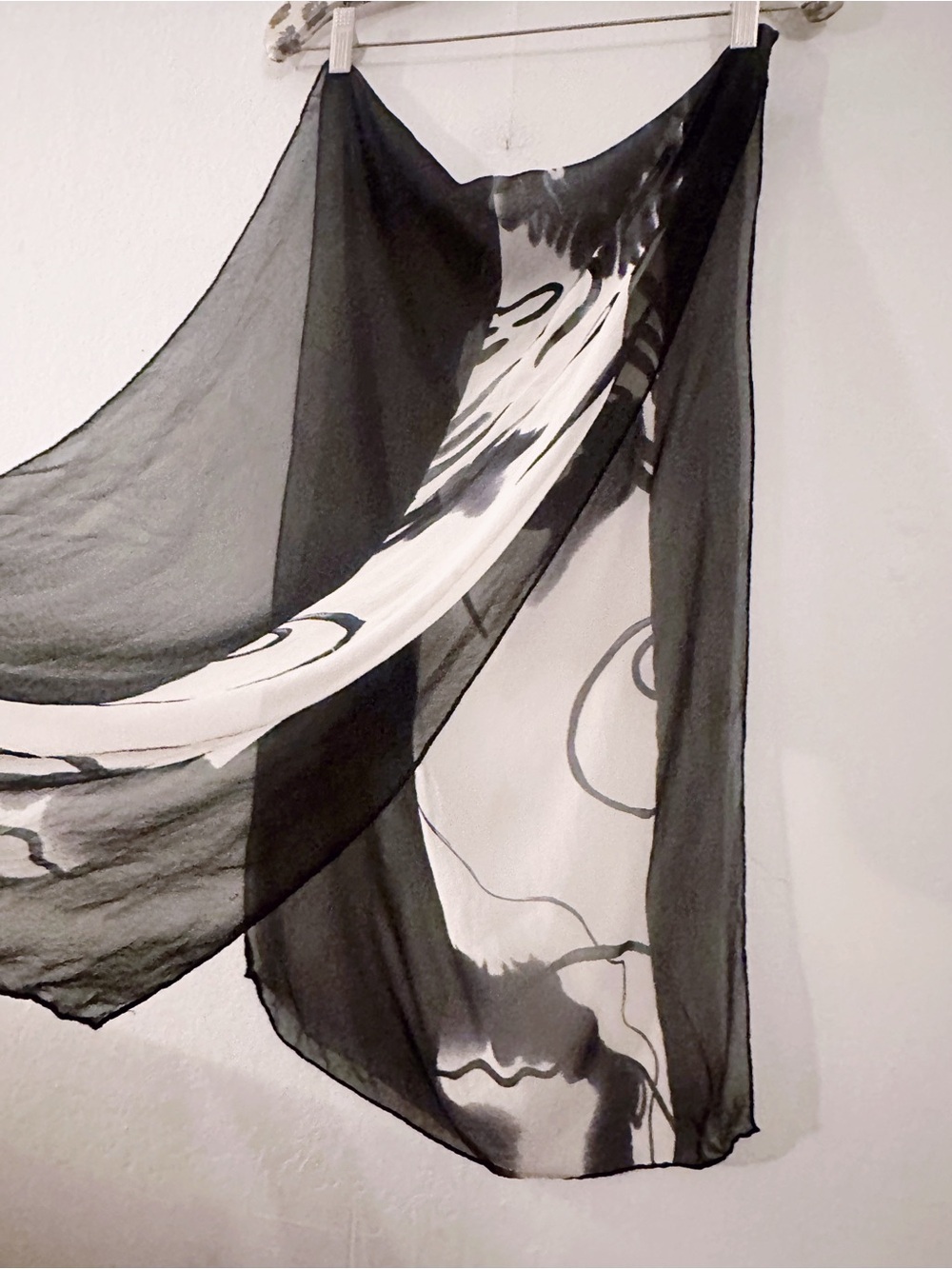 Vintage Abstract Printed Paintery Artist Silk Black White - Picture 2 of 4